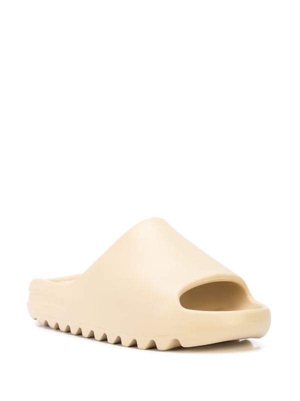 Adidas Yeezy "Desert Sand" Foam Slides