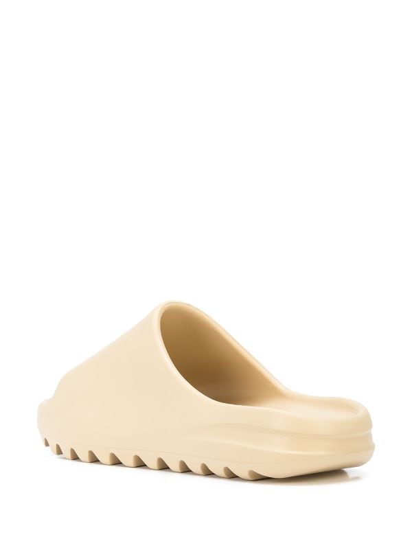 Adidas Yeezy "Desert Sand" Foam Slides
